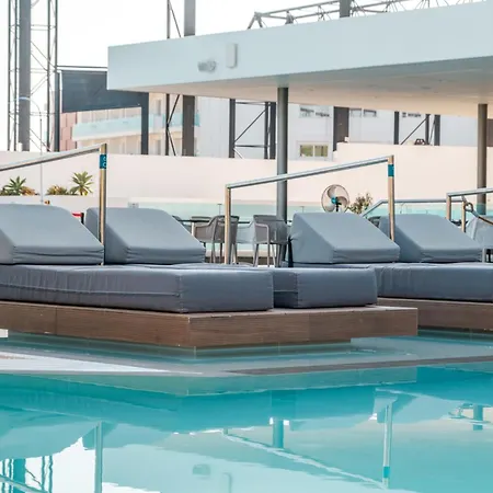 Hotel Kapetanios Bay 3*