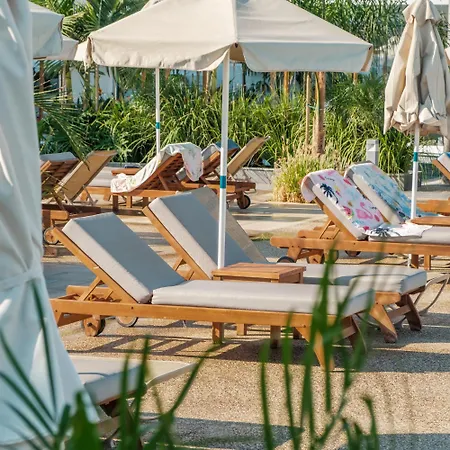 Kapetanios Bay Hotel