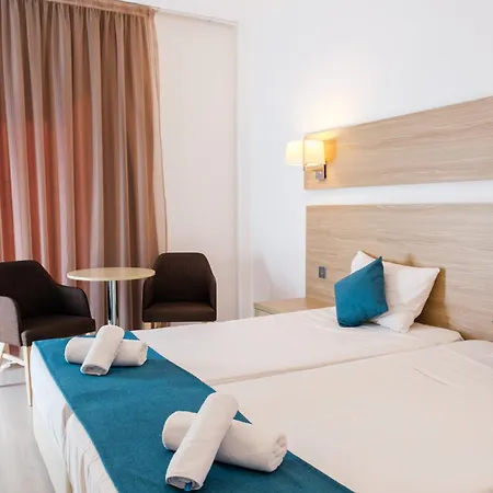 Hotel Kapetanios Bay 3*