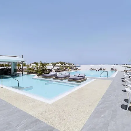 Hotel Kapetanios Bay