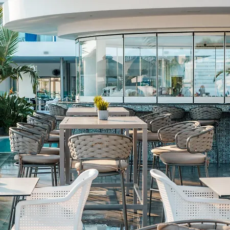 Hotel Kapetanios Bay