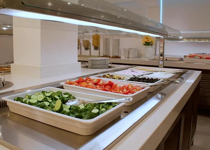 Отель Kapetanios Bay 3*