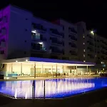 Kapetanios Bay فندق 3*