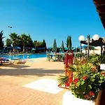 فندق Kapetanios Bay 3*