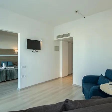 Hotel Kapetanios Bay 3*