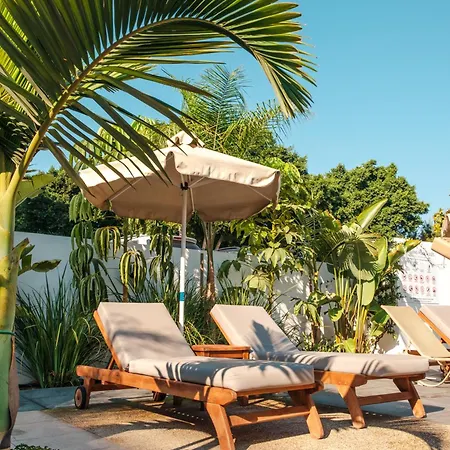 Kapetanios Bay فندق 3*