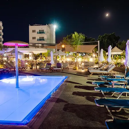 Kapetanios Bay فندق