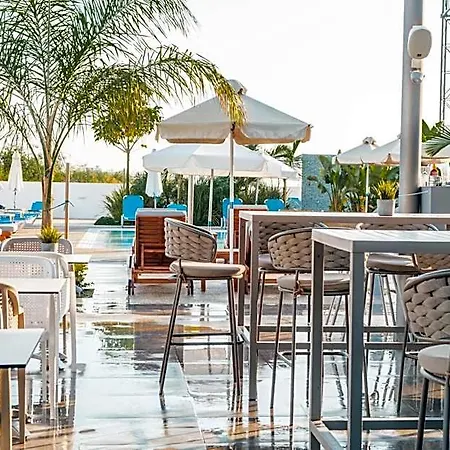 Kapetanios Bay Πρωταράς
