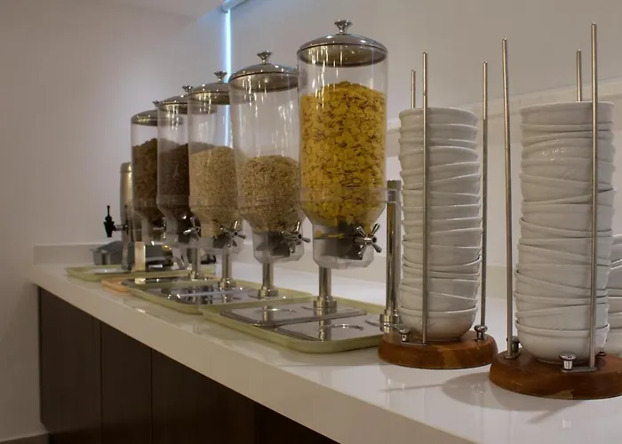 Kapetanios Bay Hotel