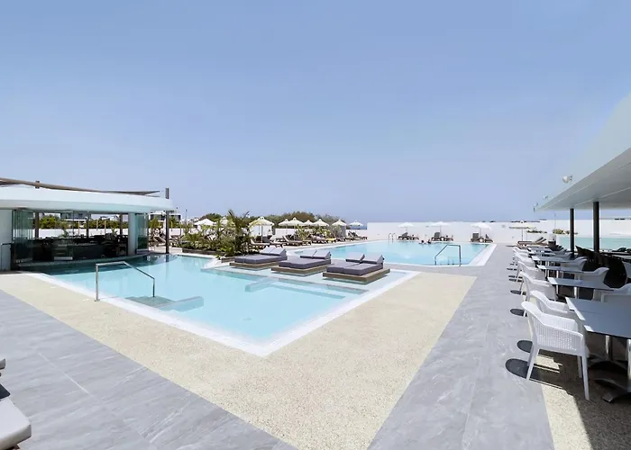 Hotel Kapetanios Bay