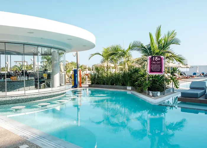 Kapetanios Bay Hotel