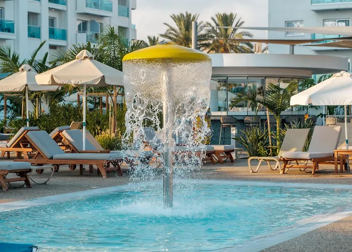 Kapetanios Bay Hotel