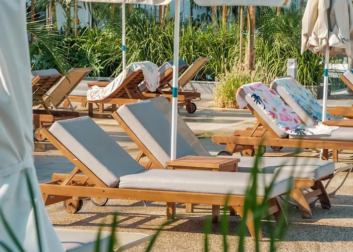 Kapetanios Bay Hotel