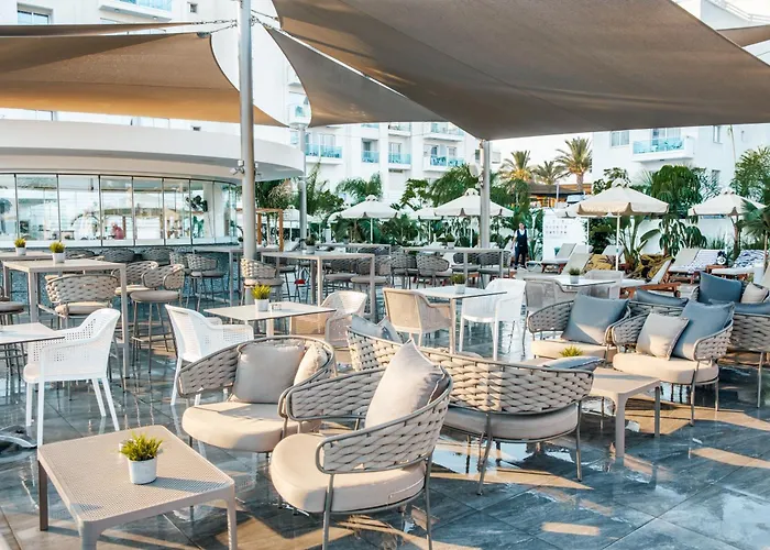 Kapetanios Bay Протарас